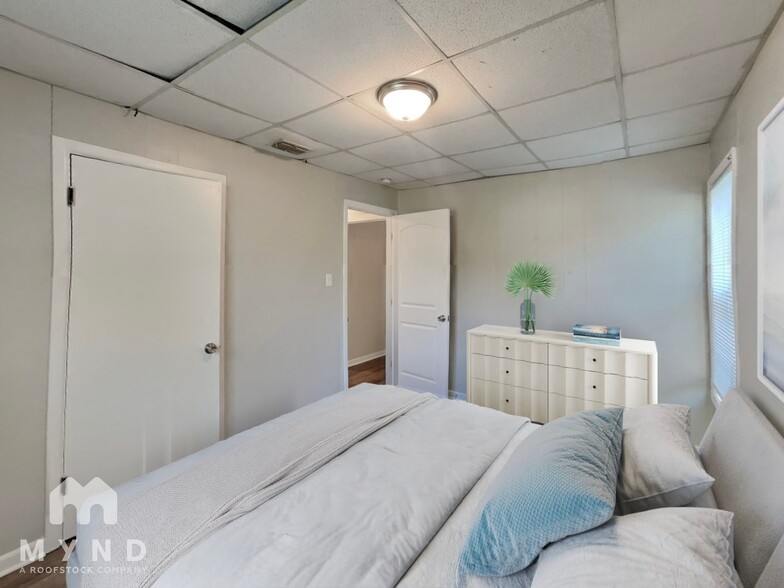 Building Photo - 1202 Prince Dr