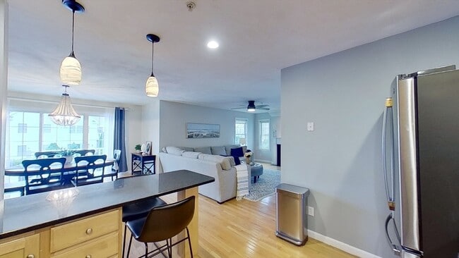 Building Photo - 206 Tamarack Ln