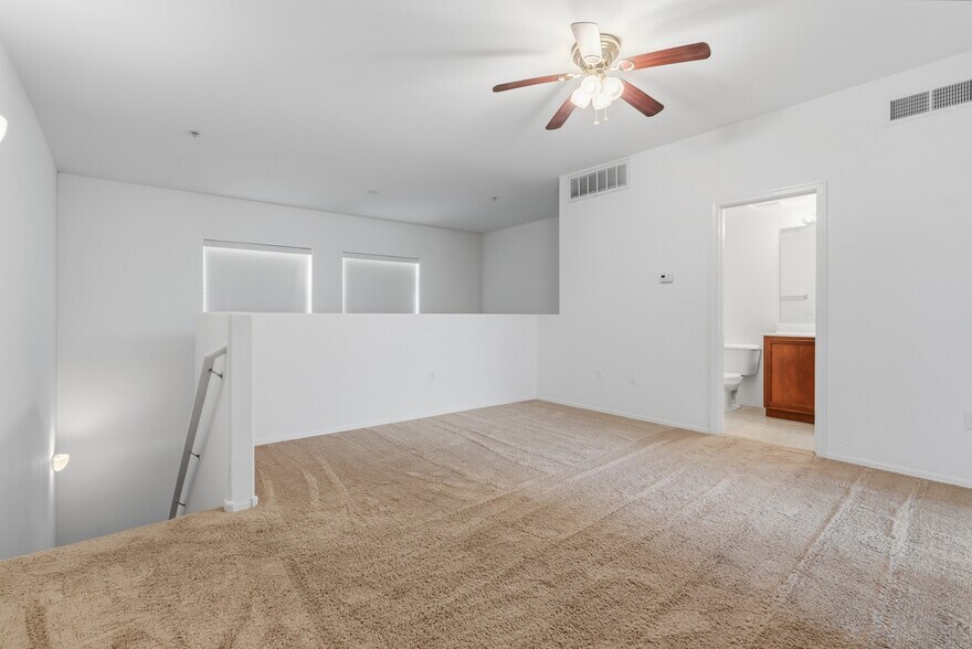 Building Photo - 2150 W Alameda Rd