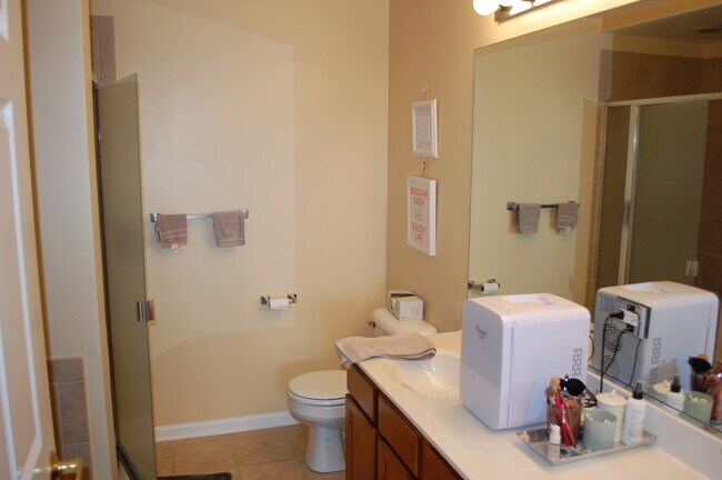 Building Photo - 440 W Mahogany Ct