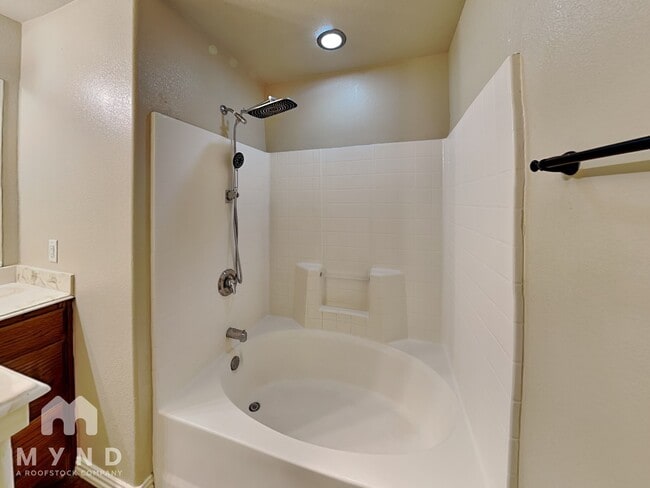 Building Photo - 104 Jolin Ln