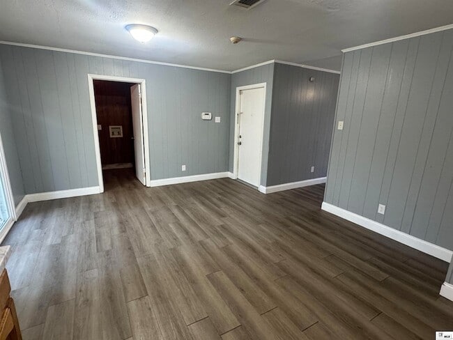 Building Photo - 1307 Dark St