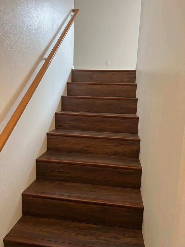 Building Photo - 6641 Desiree Loop