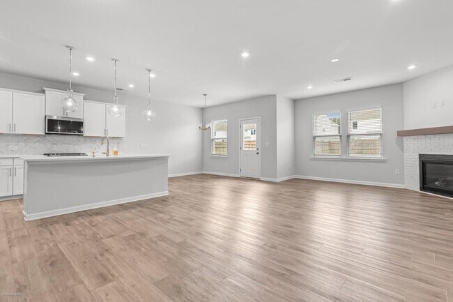 Building Photo - 1333 Maston Rd