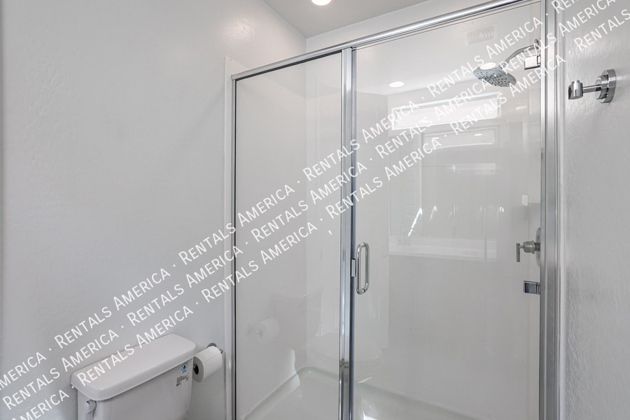 Building Photo - 8914 W Rancho Dr