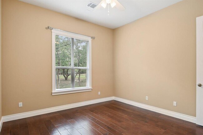 Building Photo - 124 Abamillo Dr