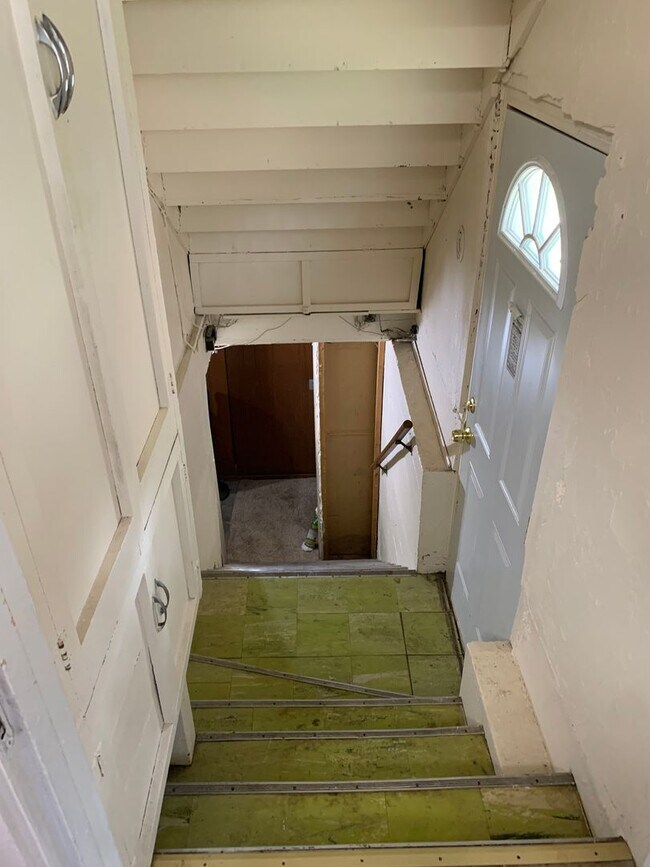 Building Photo - 1614 Adams St