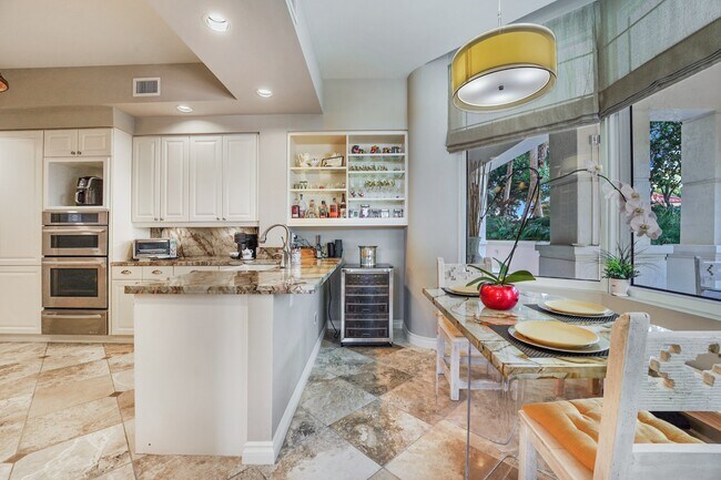 Building Photo - 13611 Deering Bay Dr