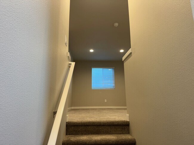 Building Photo - Amazing 3 bedroom Brand new home!!