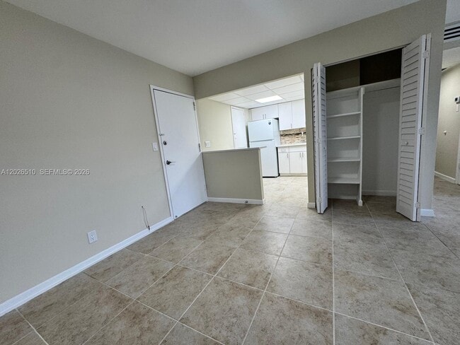 Building Photo - 401 Golden Isles Dr