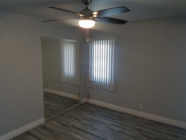 Building Photo - 10203 S Wilton Pl