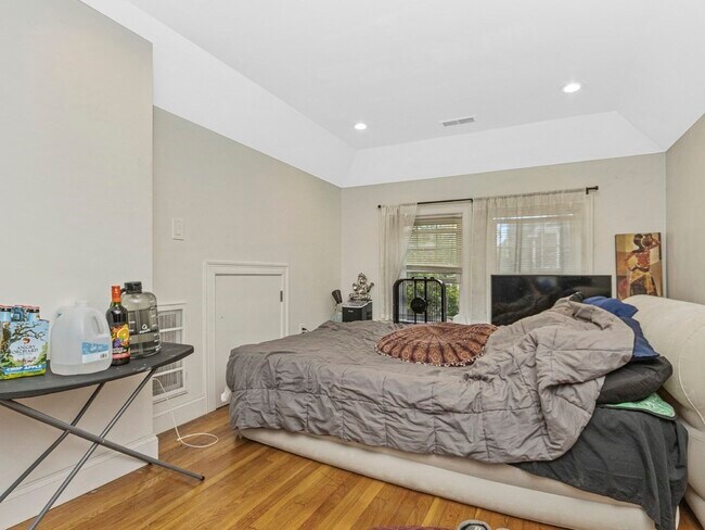Building Photo - 195 Savin Hill Ave