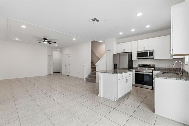 Building Photo - 34214 Rogallo Ln