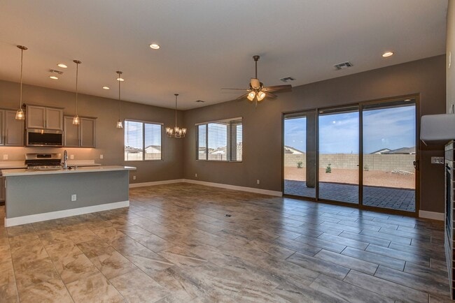Building Photo - Beautiful large 3x2 home in Granite Dells Estates - Dog friendly