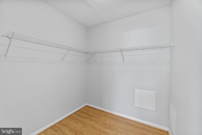 Building Photo - 208 Victor Pkwy