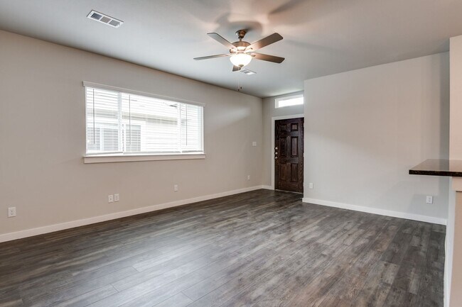 Building Photo - AVAILABLE NOW! GORGEOUS 3 BEDROOM DUPLEX LOCATED IN MIDLOTHIAN ISD!