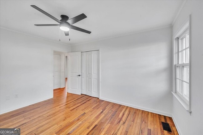 Building Photo - 1806 Knox St