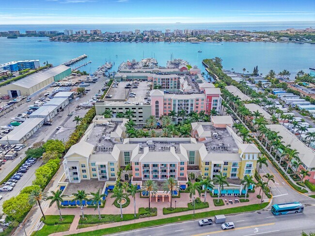 Building Photo - 802 W Windward Way