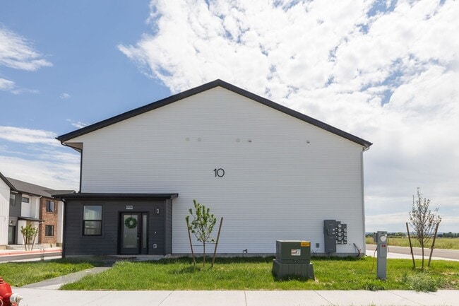 Building Photo - 455 Blue Spruce