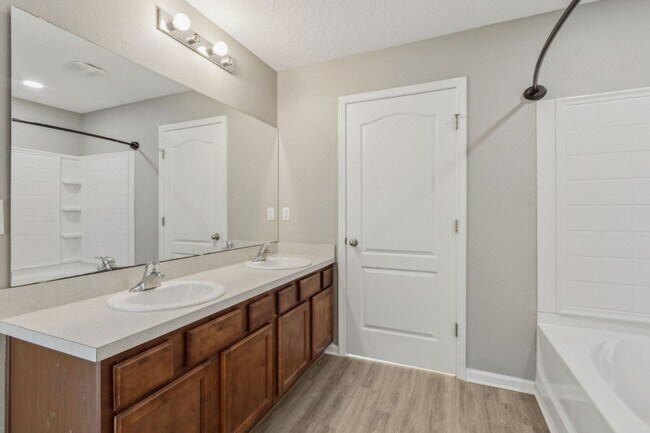 Building Photo - Spacious 5-Bedroom Home  – Prime Amelia Co...