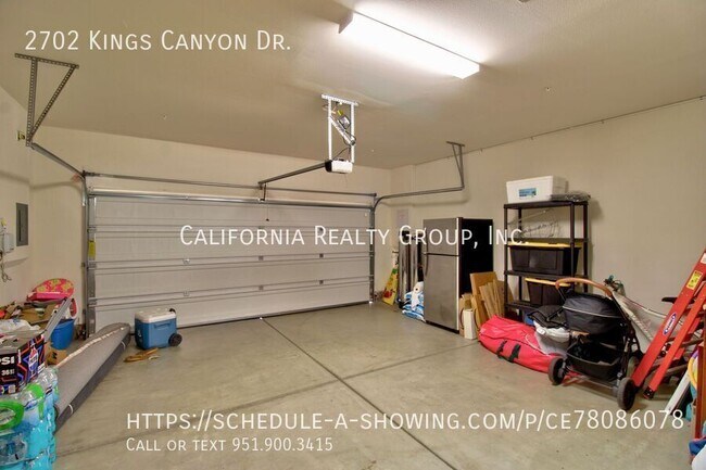 Building Photo - 2702 Kings Cyn Dr