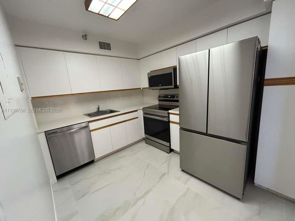 Building Photo - 3400 NE 192nd St