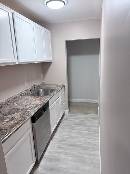 Building Photo - 8 Colby St