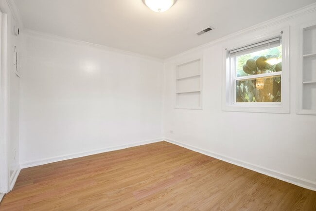 Building Photo - Cozy & Efficient 1 Bed/1 Bath in Carrboro