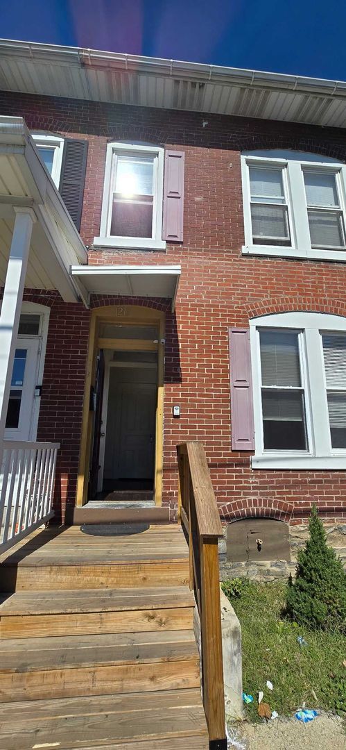 Building Photo - 1215 Lehman St