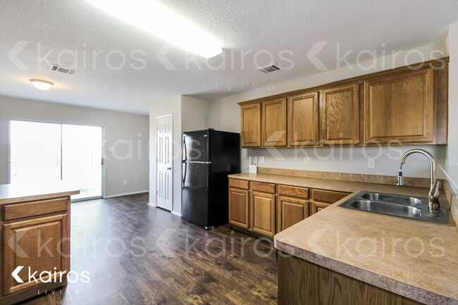 Building Photo - 1621 Vineridge Lane
