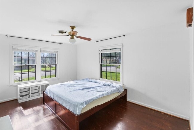 Building Photo - 803 Peach St