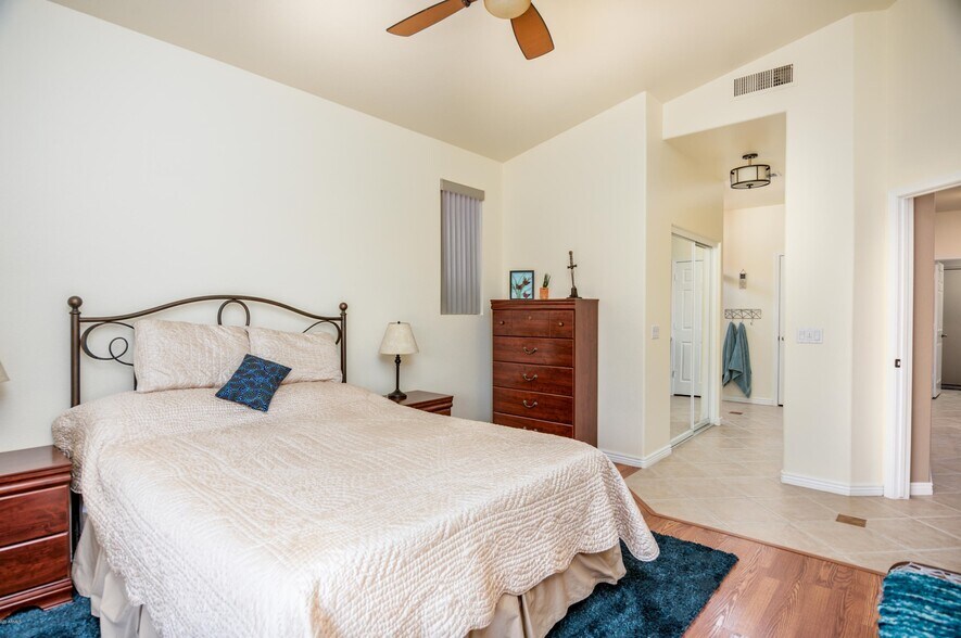 Master Bedroom - 6875 W Harrison St