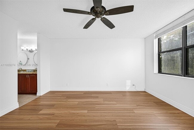 Building Photo - 3150 NW 42nd Ave