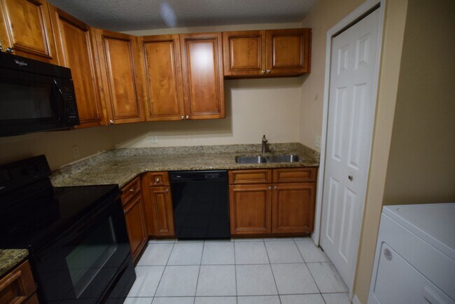 Building Photo - 2401 Barley Club Ct