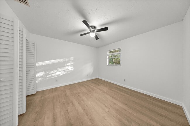 Building Photo - 2931 SE 52nd Ave