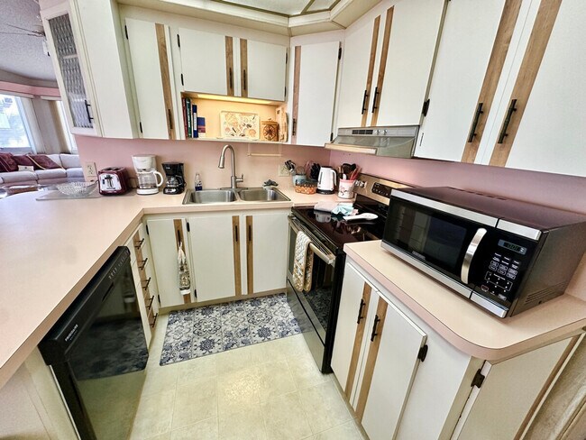 Building Photo - 1253 Nettles Blvd