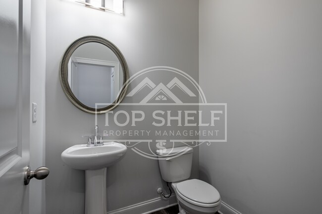 Building Photo - 312 Lincoln St