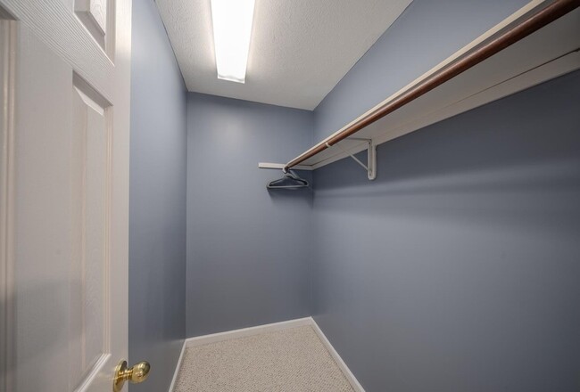 Building Photo - 474 Diana Ct