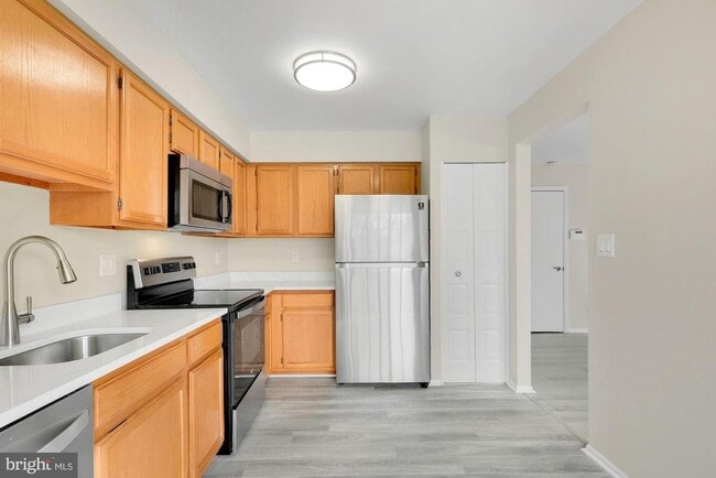 Building Photo - 3030 Piano Ln