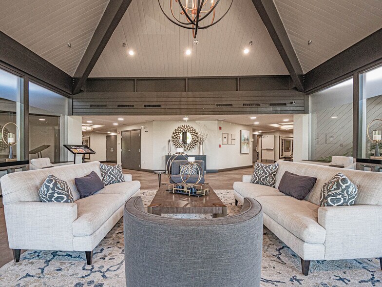 Building Photo - 13312 Touchstone Plz