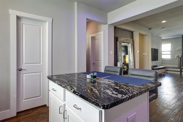 Building Photo - 1310 Palm Canyon Dr