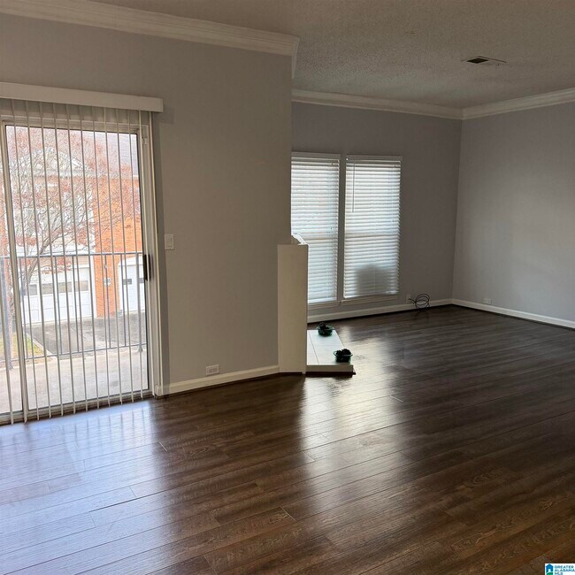 Building Photo - 1932 Waterford Pl