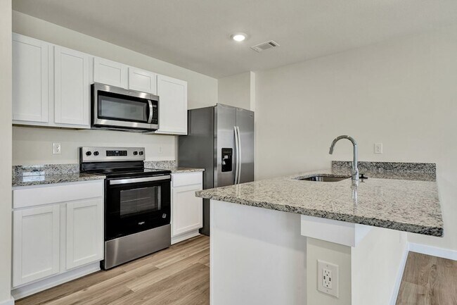 Building Photo - 576 Fox Den Cir