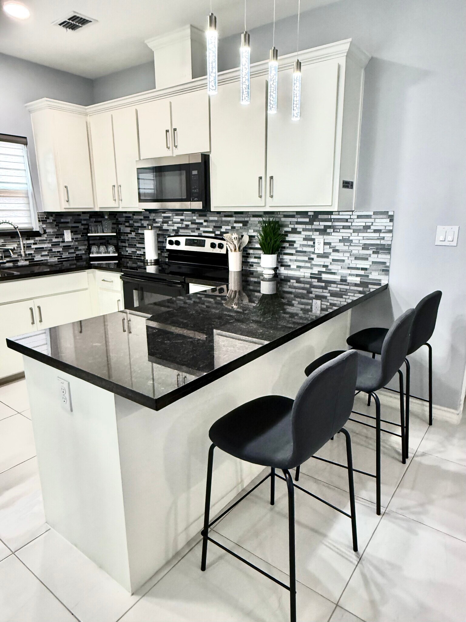 Building Photo - 2417 Indian Creek Ave