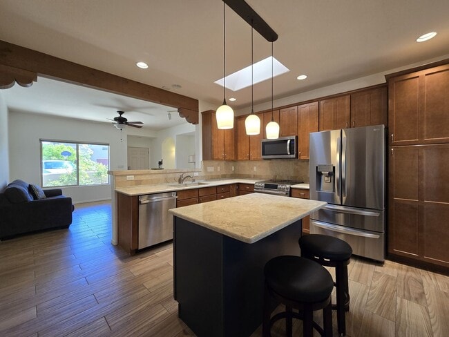 Building Photo - 7112 Calientito Loop