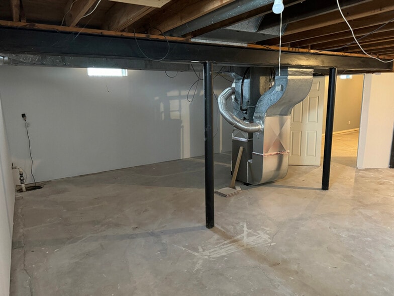 Building Photo - 41481 Cumberland Dr