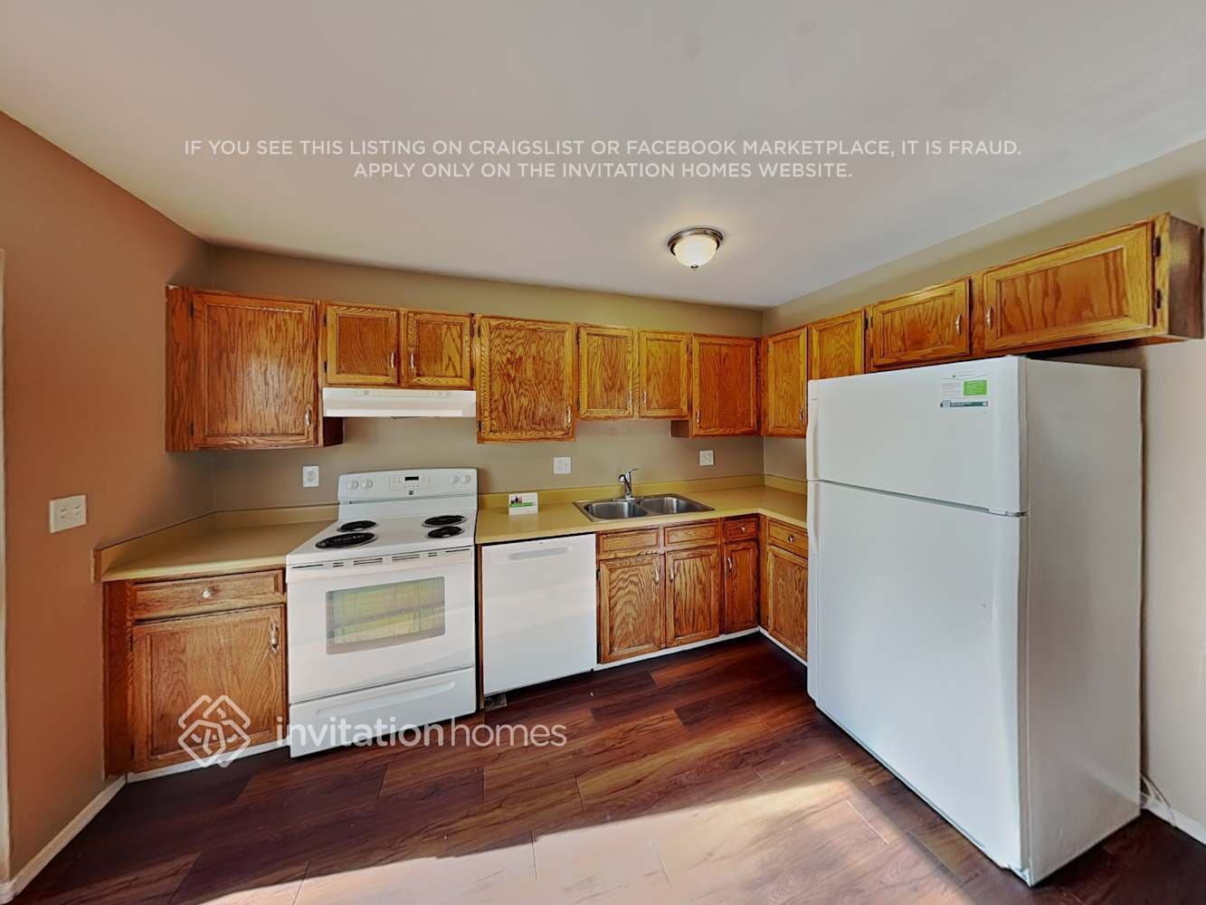 Building Photo - 17681 E Loyola Dr