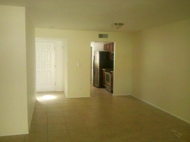Building Photo - 2 bedroom in PHOENIX AZ 85020
