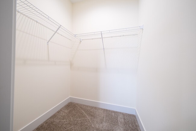 Building Photo - 26391 Preserve Dr