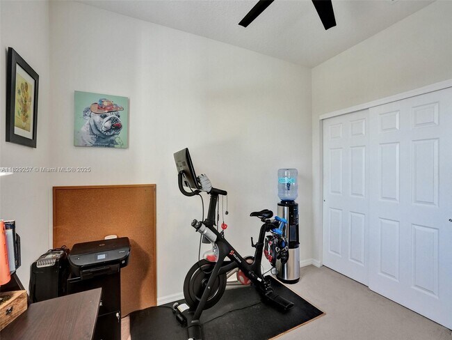 Building Photo - 1144 S Community Dr